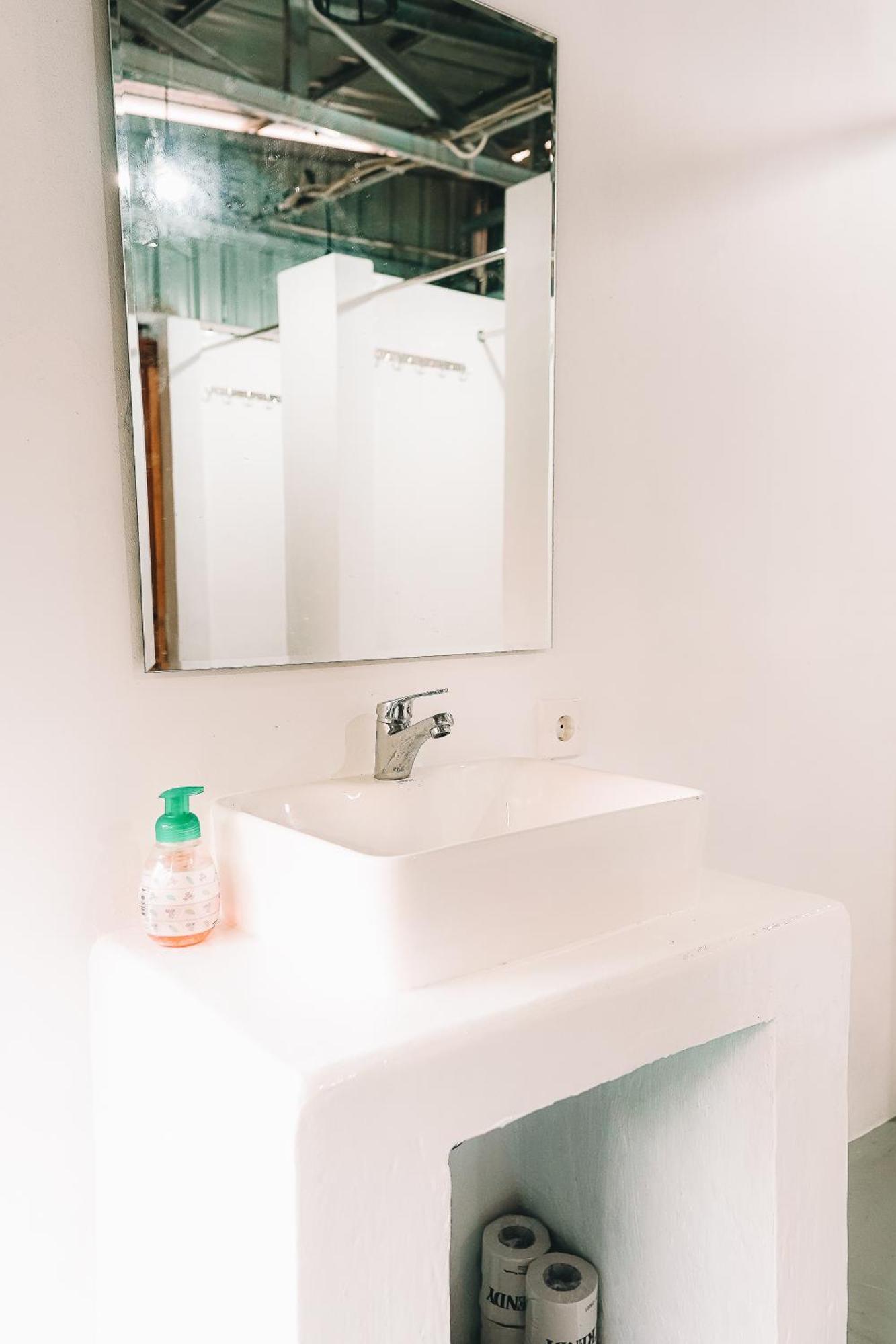 Kokos Hostel Padang City Экстерьер фото