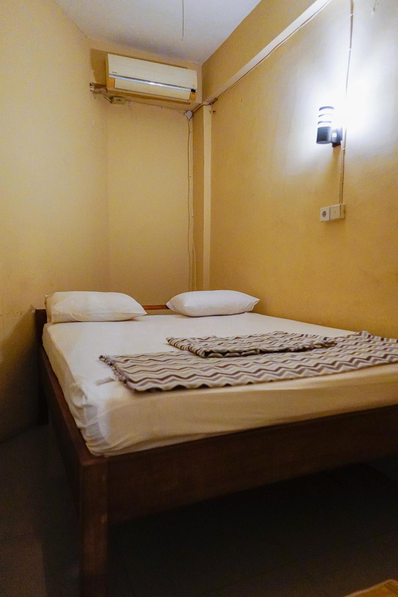 Kokos Hostel Padang City Экстерьер фото