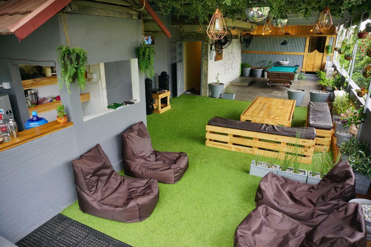 Kokos Hostel Padang City Экстерьер фото